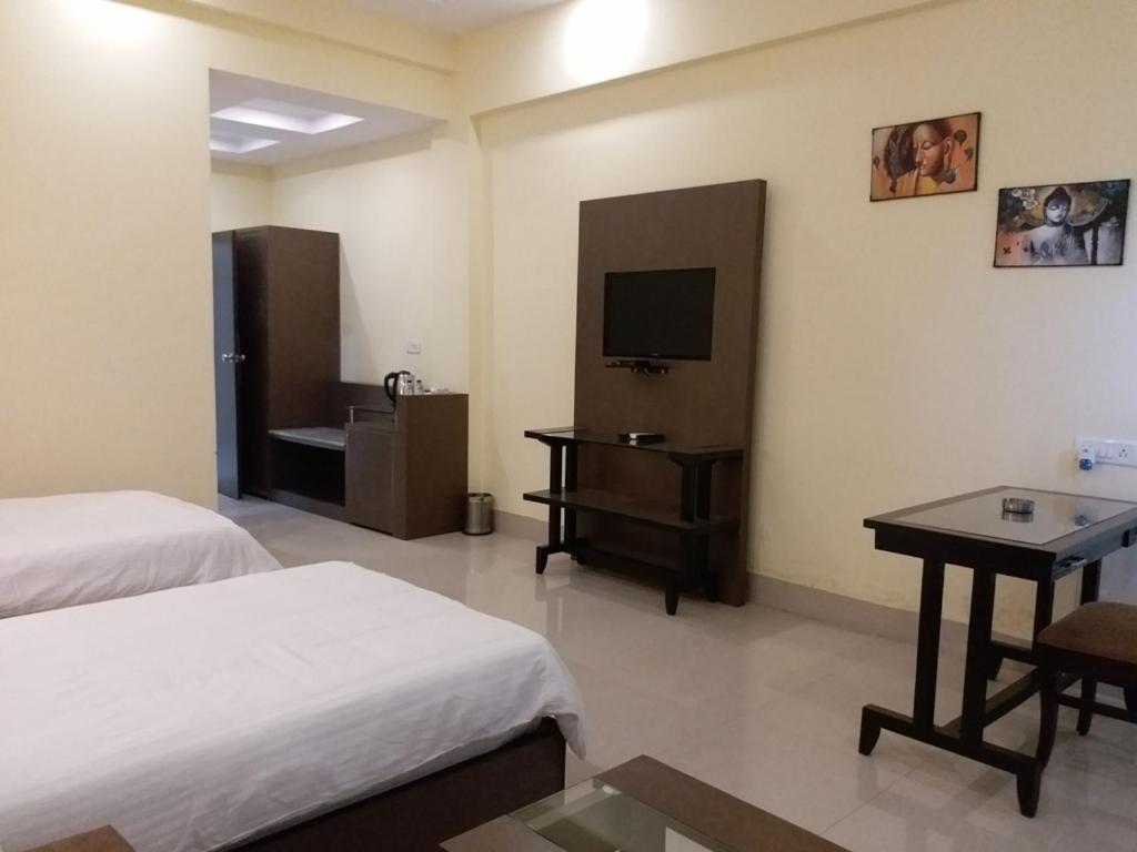 Hotel Sravasti Residency Katra  Exterior photo